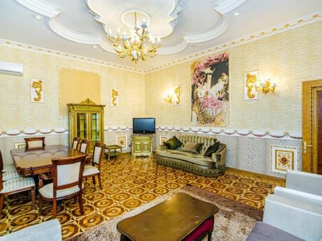 Elan №6448855 - Bakı, Sahil m., 5 otaqlı, 225 m², 3/5 mərtəbə