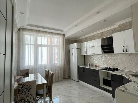 3-room apartment for rent, 110 m², Şah İsmayıl Xətai: 280 ₼/mo 4