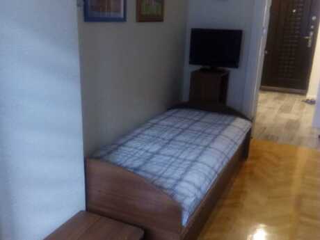 3-room apartment for rent, 70 m², Sahil: 1 200 ₼/mo 5