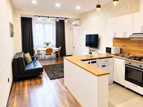 2-room apartment for rent, 73 m², Şah İsmayıl Xətai: 1 350 ₼/mo 3