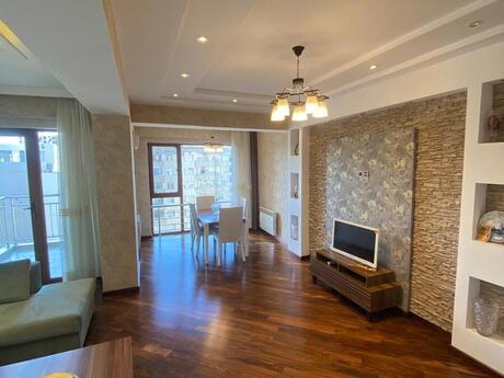 Kirayə 3 otaqlı mənzil, 135 m², Şah İsmayıl Xətai: 1 800 ₼/ay 4
