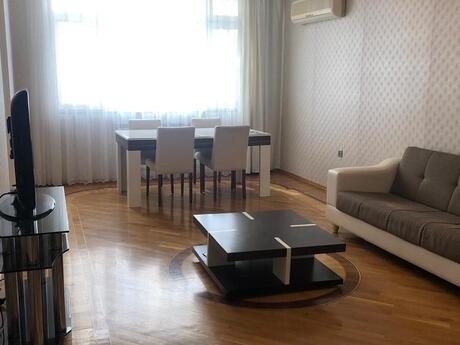 Kirayə 3 otaqlı mənzil, 140 m², Nizami: 1 100 ₼/ay 2