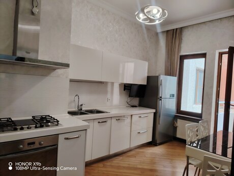 Kirayə 2 otaqlı mənzil, 70 m², 8 Noyabr: 1 000 ₼/ay 4