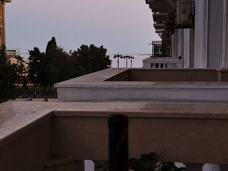 3-room apartment for rent, 90 m², Sahil: 1 300 ₼/mo 3
