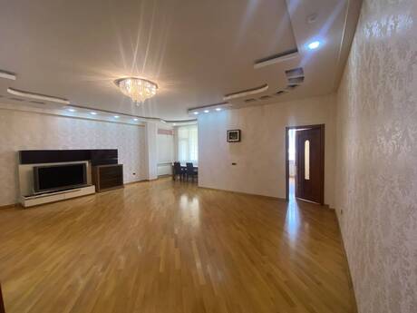 4 otaqlı mənzil, 220 m², 28 May: 530 000 ₼ 2