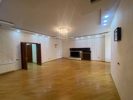 4 otaqlı mənzil, 220 m², 28 May: 530 000 ₼ 4