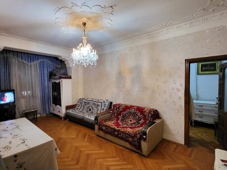 Elan №6450067 - Bakı, 28 May m., 2 otaqlı, 50 m², 2/5 mərtəbə