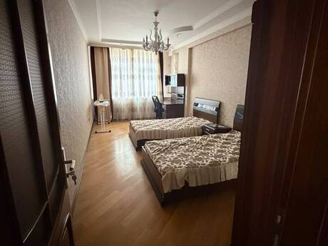 Kirayə 3 otaqlı mənzil, 130 m², Nərimanov: 1 200 ₼/ay 3
