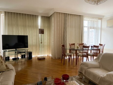 3-room apartment, 137 m², 28 May: 415 000 ₼ 2