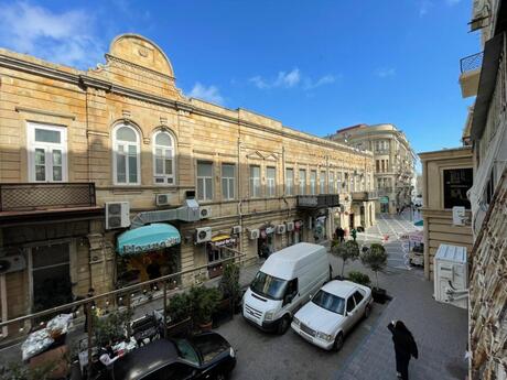 Elan №6450186 - Bakı, Sahil m., 3 otaqlı, 100 m², 2/6 mərtəbə