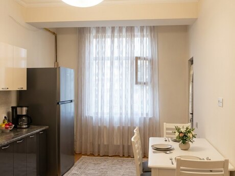 Kirayə 2 otaqlı mənzil, 80 m², Qara Qarayev: 800 ₼/ay 2