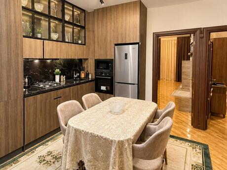 Kirayə 2 otaqlı mənzil, 80 m², 28 May: 1 000 ₼/ay 3