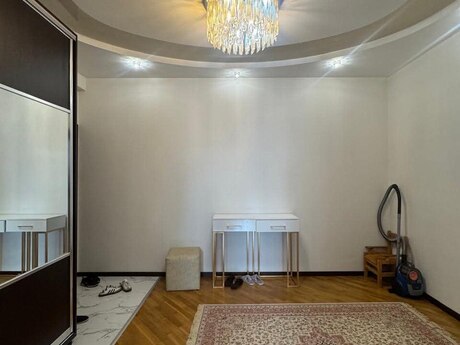 3-комнатная квартира, 140 м², 20 Yanvar: 385 000 ₼ 3