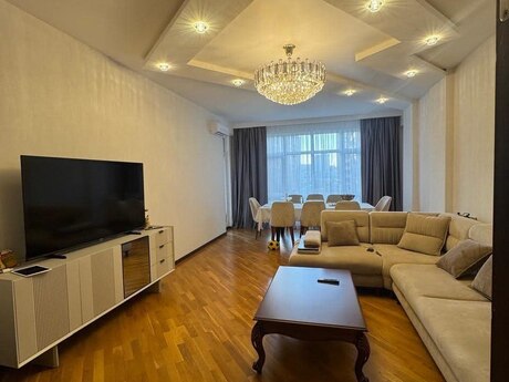 3-комнатная квартира, 140 м², 20 Yanvar: 385 000 ₼ 2