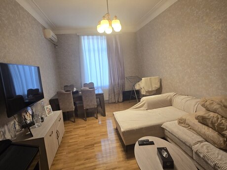 3 otaqlı mənzil, 75 m², 28 May: 369 000 ₼ 2