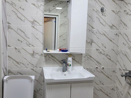 1-room apartment for rent, 50 m², Neftçilər: 200 ₼/mo 5