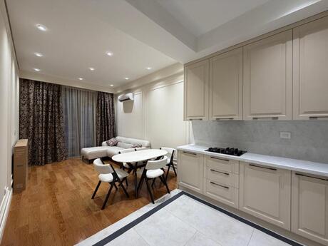 Kirayə 3 otaqlı mənzil, 100 m², 28 May: 1 700 ₼/ay 3