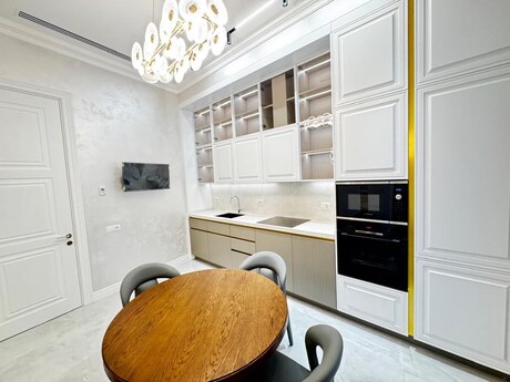 Kirayə 3 otaqlı mənzil, 135 m², Ağ şəhər: 5 000 ₼/ay 5