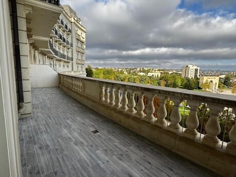 Elan №6450658 - Bakı, Ağ şəhər q., 3 otaqlı, 135 m², 5/7 mərtəbə