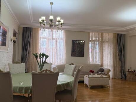 Elan №6450711 - Bakı, 4-cü mikrorayon q., 3 otaqlı, 175 m², 19/19 mərtəbə