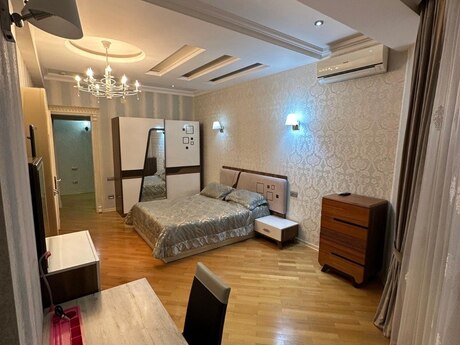 Kirayə 4 otaqlı mənzil, 195 m², Nizami: 1 600 ₼/ay 5