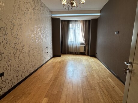 3-room apartment, 138 m², 8 Noyabr: 385 000 ₼ 4