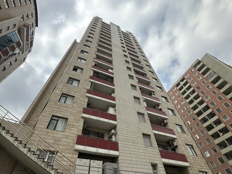 3 rooms · 138 m² · floor 9/19, 8 Noyabr