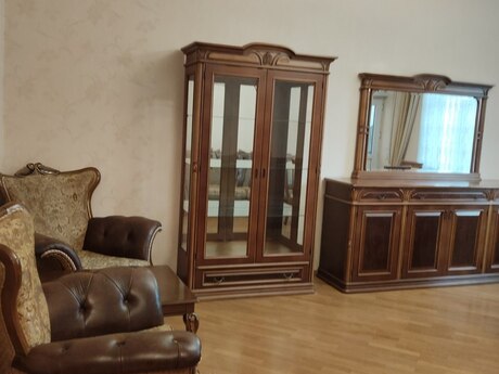 Elan №6450810 - Bakı, Xalqlar Dostluğu m., 3 otaqlı, 90 m², 2/5 mərtəbə