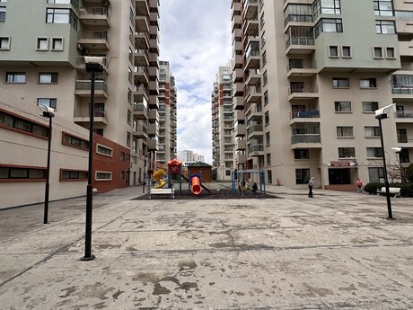 3 otaqlı mənzil, 131 m², 8 Noyabr: 415 000 ₼ 3