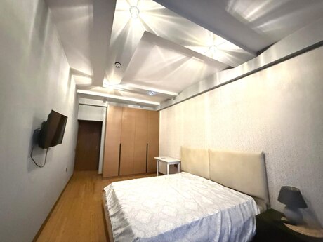 Kirayə 3 otaqlı mənzil, 135 m², İnşaatçılar: 1 050 ₼/ay 5