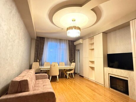 Kirayə 3 otaqlı mənzil, 135 m², İnşaatçılar: 1 050 ₼/ay 2