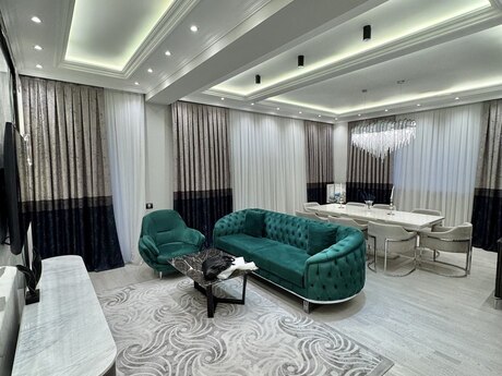 3 otaq · 185 m² · 7/20 mərtəbə, Ağ şəhər