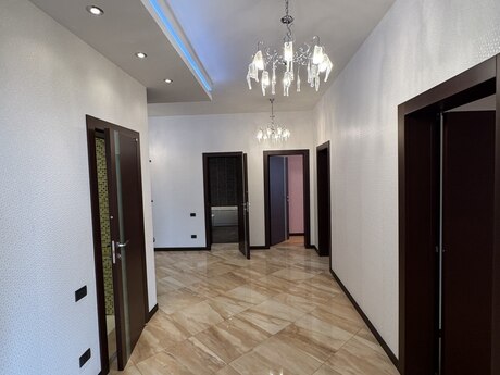 8 Noyabrda 4 otaqlı yeni tikili mənzil satılır, 185 m², 535 000 AZN, şəkil 2 / 12