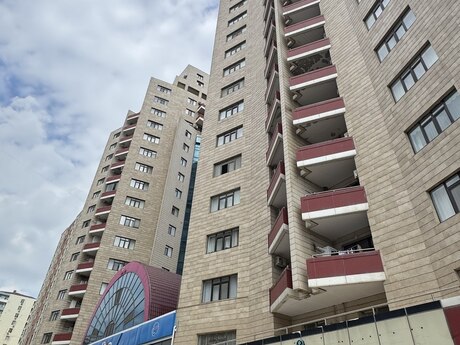 4 otaq · 185 m² · 10/19 mərtəbə, 8 Noyabr