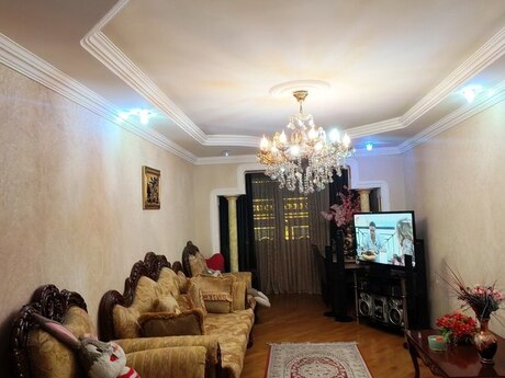 2 otaq · 44,3 m² · 5/5 mərtəbə, Neftçilər