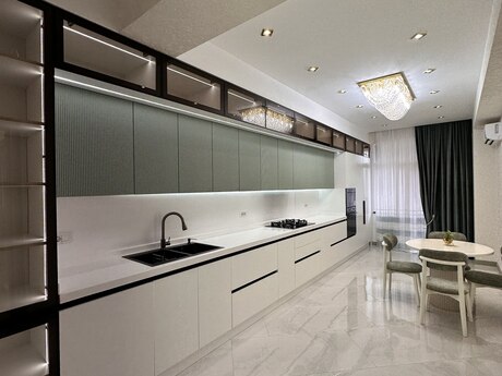 4 otaqlı mənzil, 186 m², 28 May: 780 000 ₼ 3