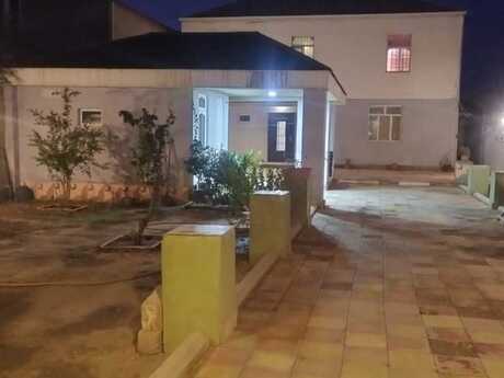 8 otaqlı həyət evi, 300 m², Binə: 165 000 ₼ 2