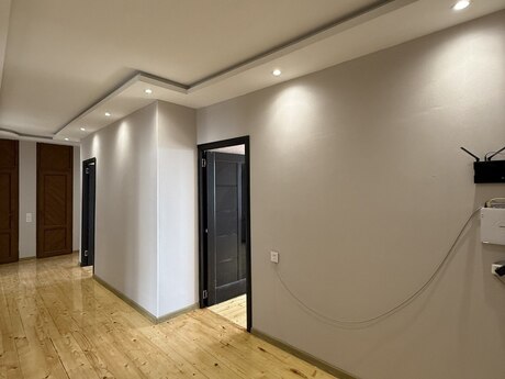 5 otaqlı mənzil, 110 m², Massiv A: 188 000 ₼ 3