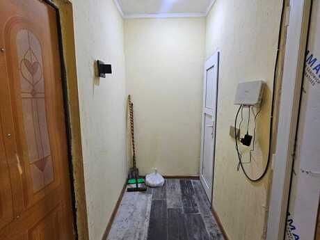 7-ci mikrorayonda 2 otaqlı köhnə tikili mənzil satılır, 43 m², 106 000 AZN, şəkil 4 / 6