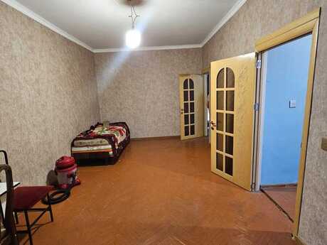 7-ci mikrorayonda 2 otaqlı köhnə tikili mənzil satılır, 43 m², 106 000 AZN, şəkil 3 / 6