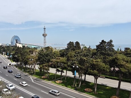 4 rooms · 200 m² · floor 4/4, Sahil
