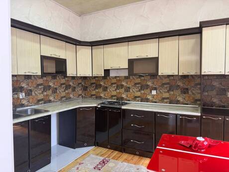 4 otaqlı həyət evi, 200 m², NZS: 190 000 ₼ 2