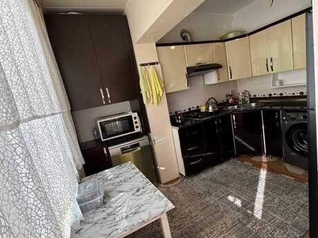 Neftçilərdə 3 otaqlı köhnə tikili mənzil satılır, 85 m², 230 000 AZN, şəkil 3 / 12