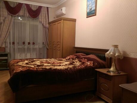 Kirayə 4 otaqlı mənzil, 170 m², Nizami: 1 300 ₼/ay 4