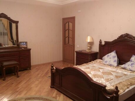 Kirayə 4 otaqlı mənzil, 170 m², Nizami: 1 300 ₼/ay 5