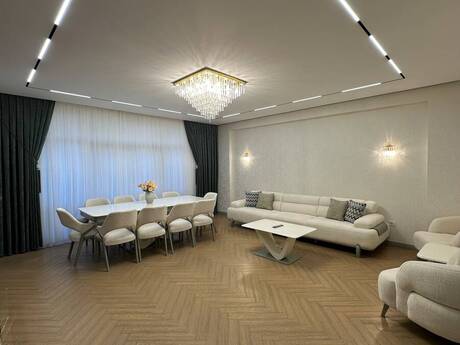 4-room apartment, 186 m², 28 May: 780 000 ₼ 3
