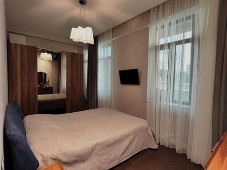 2-room apartment for rent, 75 m², 28 May: 1 200 ₼/mo 4