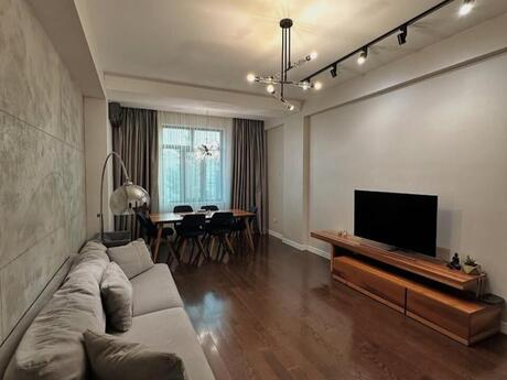 2-room apartment for rent, 75 m², 28 May: 1 200 ₼/mo 3