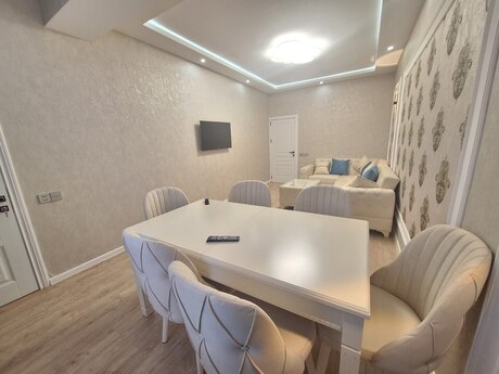 Kirayə 2 otaqlı mənzil, 70 m², İnşaatçılar: 800 ₼/ay 2