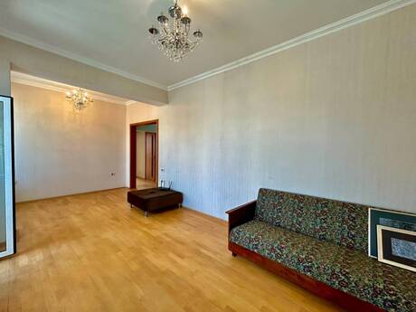 2-room apartment for rent, 75 m², Badamdar: 700 ₼/mo 3